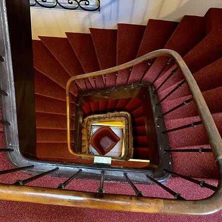 Wilson Square 2* Tuluza